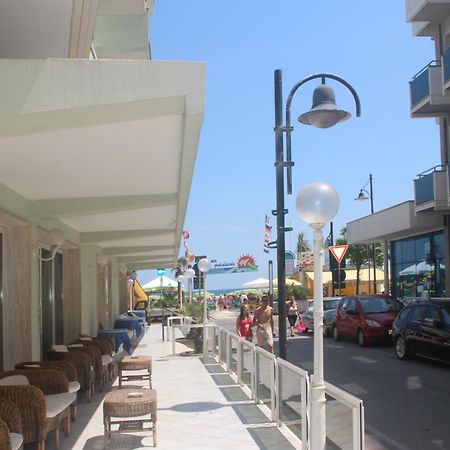Hotel Bellavista-Olympic Rimini Exterior foto
